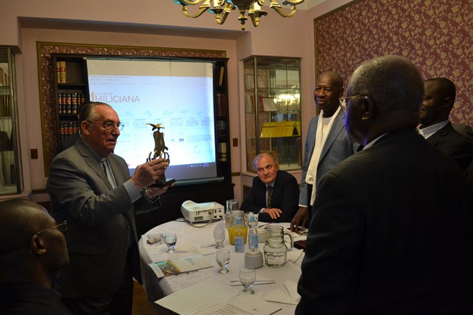 C - Presidencia (84)